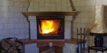 Цей засіб потрібно змішати з водою і вимити ним камін: сажа “відлетить” моментально