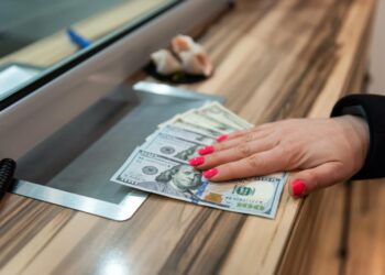 До кінця року долар може різко зрости: банкір оцінив можливі ризики