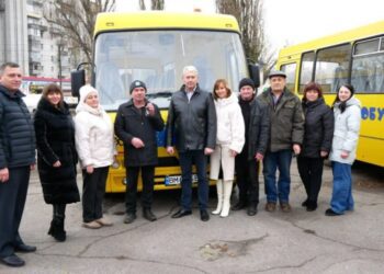 Два нових шкільних автобуси отримали заклади освіти Роменської громади