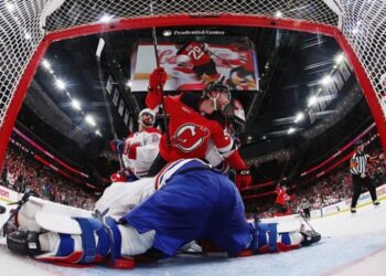 НХЛ: лідер Сходу вирвав перемогу в овертаймі
