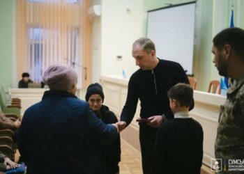 Рідним 6 загиблих воїнів із Сумського району голова ОВА передав державні нагороди