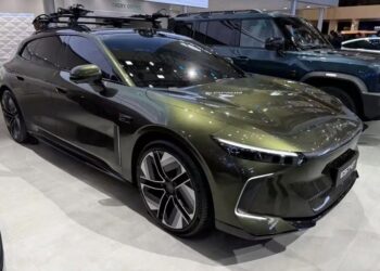 Chery представив свій перший електричний універсал: 0-100 км/год за 3 сек (ФОТО)