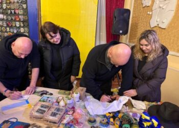 Конотоп із волонтерською місією відвідали кіноактор та музикант – Михайло Жонін та Михайло Кукуюк