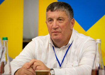 МЕЛЬНИК: «Якщо ми ще так рік-два пробудемо, то з торбами підемо»