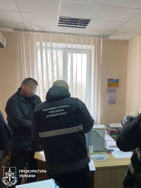 На Сумщині 8 осіб підозрюють у привласненні 15 млн грн на дрони для ЗСУ