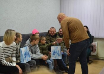 Спільнота зі Швеції передала дітям ветеранів Шосткинщини ноутбуки