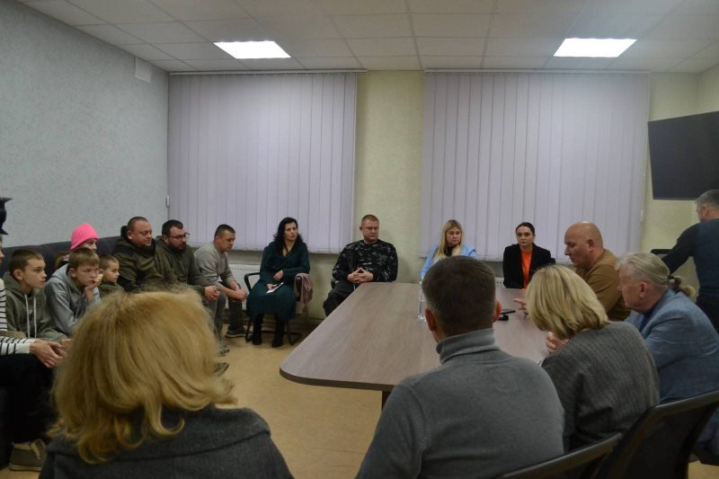 Спільнота зі Швеції передала дітям ветеранів Шосткинщини ноутбуки