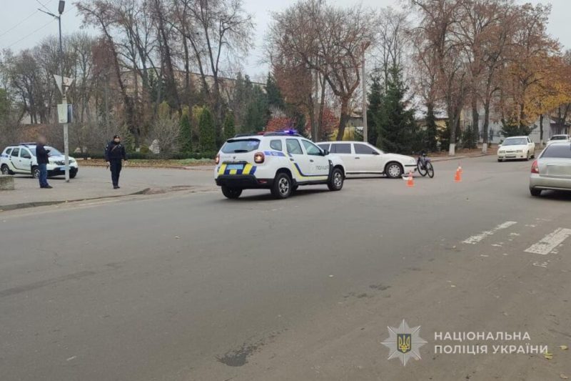 У Конотопі під колеса автівки потрапив велосипедист