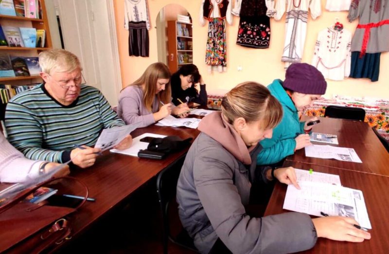 У Конотопі тривають безкоштовні заняття «Англійська мова у бібліотеці»