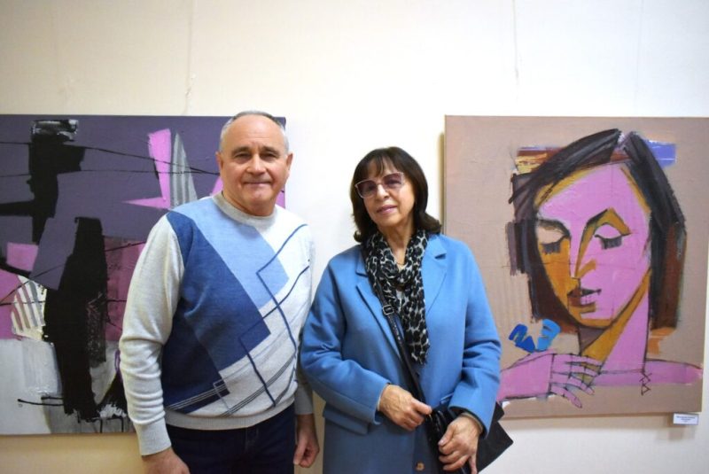 У Конотопі відкрилась персональна виставка Володимира Харакоза