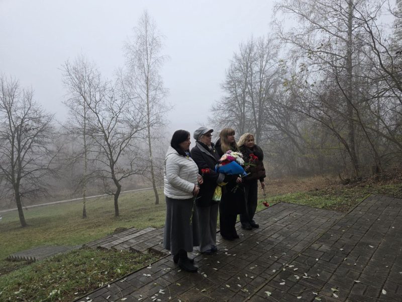 У Роменській громаді вшанували жертв нацистських розстрілів