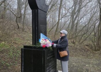 У Роменській громаді вшанували жертв нацистських розстрілів