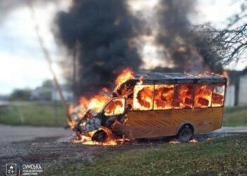 У Шосткинському районі росіяни дроном атакували цивільне авто: поранено чоловіка