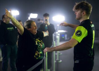 ВІДЕО. Американський гравець M80 облаяв суперників перед мамою