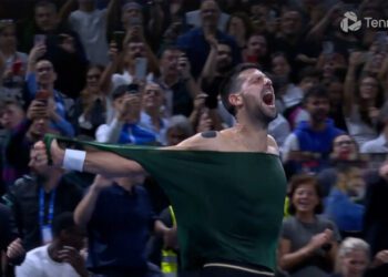 ВІДЕО. Джокович розірвав на собі футболку після виграного трофею в Афінах