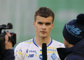 ВІДЕО. Фани Динамо провели нецензурну розмову з винним в останньому фіаско