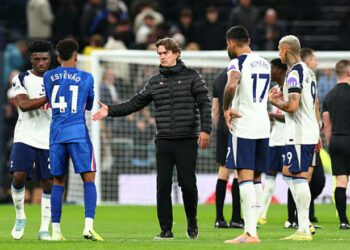 ВІДЕО. Гравці Тоттенгема показово проігнорували тренера після фіаско