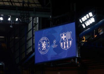 ВІДЕО. Перед матчем Челсі та Барселони по трибунах бігав дикий звір