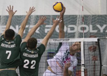 Волейбольна Суперліга. Матчі 6 листопада. Дивитись онлайн LIVE