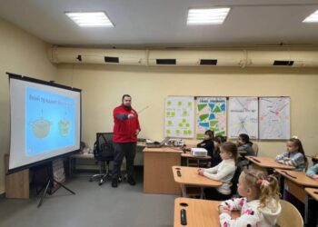 Волонтери Червоного Хреста проводять для школярів Шосткинщини уроки з мінної безпеки