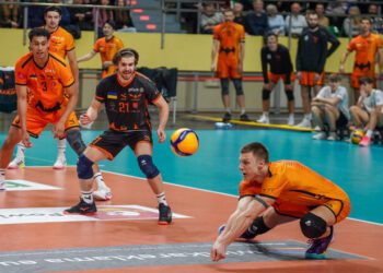 З сухим рахунком. Львівські Кажани поступилися лідерам ПлюсЛіги