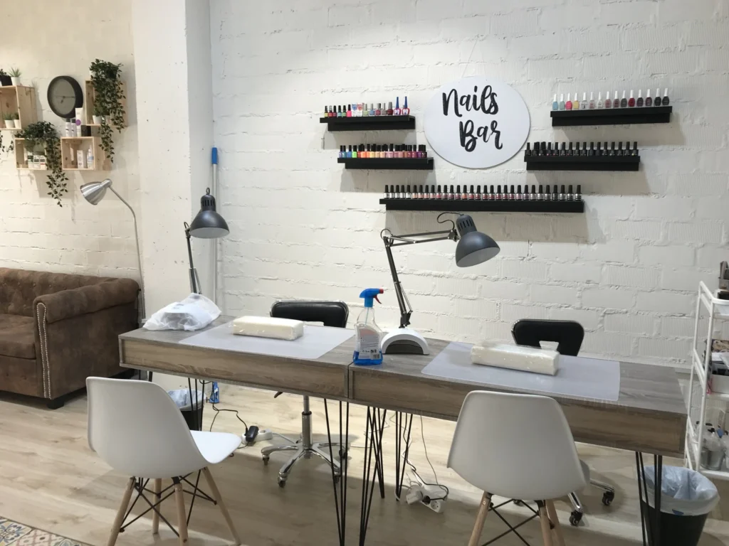 купить маникюрный стол