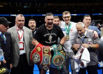 Усик відреагував на втрату абсолютного чемпіонства