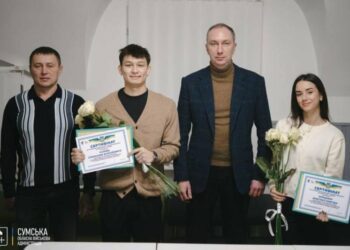 Спортсмени Сумщини вибороли історичну бронзу на Всесвітніх іграх у Ченду: голова ОВА вручив іменні сертифікати на одноразову підтримку
