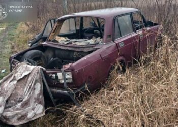 На Сумщині є загиблий та поранений унаслідок чергової атаки безпілотника на автівку – прокурори документують наслідки