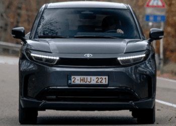 Компактний кросовер Toyota, дешевший за RAV4, показали на нових фото