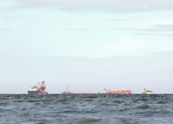 Ціни на нафту реагують на облогу Венесуели і обстріл танкера РФ