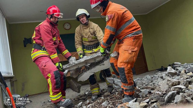 Майже добу в Сумах триває ліквідація наслідків атаки рф, - голова ОВА Олег Григоров