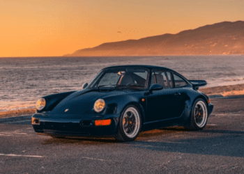 Капсула часу за $2,7 мільйона: на продаж виставили 32-річний Porsche в новому стані (ФОТО)