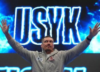 Усик подивиться бій Іноуе в Саудівській Аравії