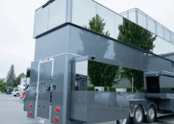 Палац на колесах: який вигляд має найдорожчий автодім у світі за $5 мільйонів (ФОТО)