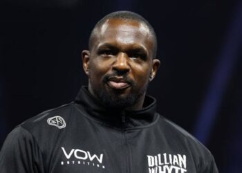 Вайт розповів, чому Усик не став захищати титул WBO