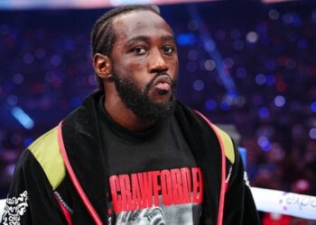 Кроуфорд обурений позбавленням титулу, розкритикувавши президента WBC