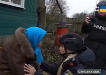 «Білі янголи» евакуювали літню жінку з прифронтової Ворожби (ВІДЕО)