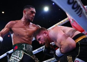 Джей Опетайя нокаутував Хусейна Джинкару у восьмому раунді