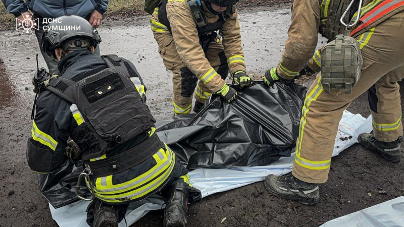 Тіла двох жінок дістали з-під завалів магазину на Сумщині, на який росіяни скинули авіабомбу