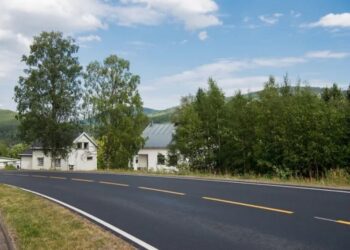 В Україні з`явиться перша платна дорога