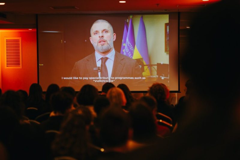 Конотопки взяли участь у Форумі молодіжної роботи «О’бєднані світлом: вільні та  незборимі»