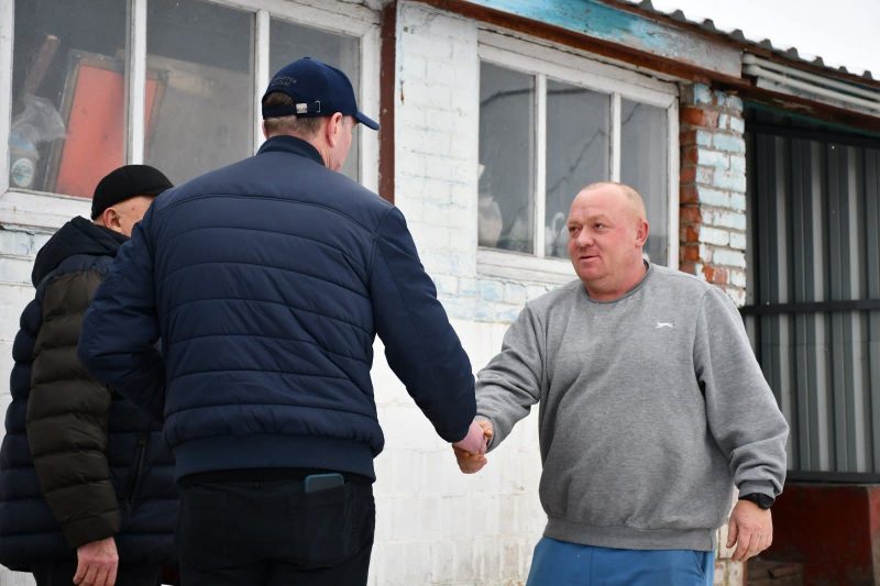 На Роменщині бізнес відремонтував 15 будинків для ВПО: очільник області відвідав родини у селі Беєве