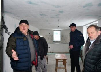 На Роменщині бізнес відремонтував 15 будинків для ВПО: очільник області відвідав родини у селі Беєве