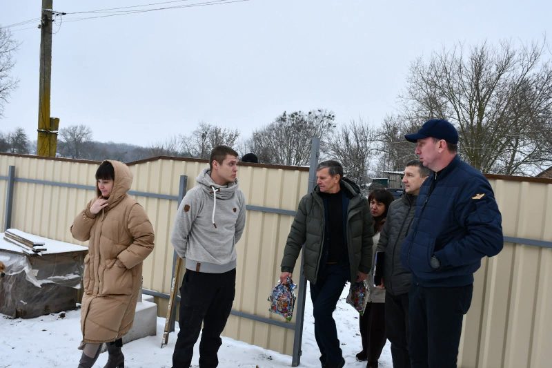 На Роменщині бізнес відремонтував 15 будинків для ВПО: очільник області відвідав родини у селі Беєве