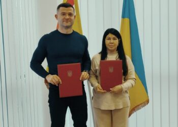 ОХТИРКА ТА МУКАЧЕВО ПЛІЧ-О-ПЛІЧ