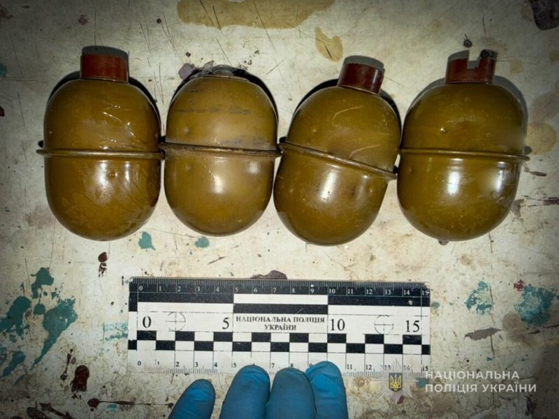 Незаконне зберігання боєприпасів і вибухових предметів: поліція Конотопщини повідомила про підозру чоловіку