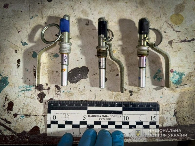 Незаконне зберігання боєприпасів і вибухових предметів: поліція Конотопщини повідомила про підозру чоловіку