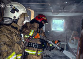 У Бурині вогнеборці ліквідували загоряння в житловому секторі