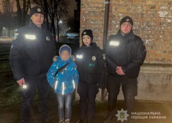 У Конотопі поліцейські розшукали зниклого малолітнього хлопчика
